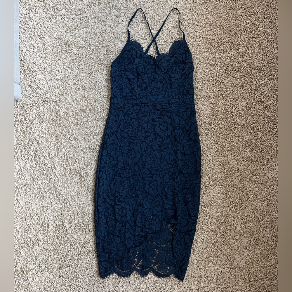 Lulu’s navy lace midi dress size small. Like new condition, worn once, no flaws